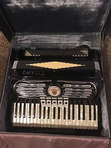 Vintage Titano Standard Nr Accordion With Case! Great Shape!!