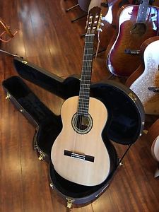 Takamine H8SS Hirade Concert Classical Guitar with Case