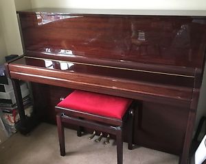 Yamaha Upright Piano P116N  Polished  Mahogany
