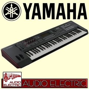 YAMAHA MOXF-6 Synthesizer
