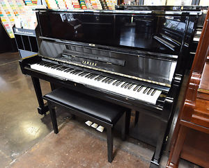 Yamaha U1 upright piano polished ebony Los Angeles 4017788