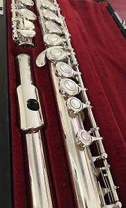 Yamaha 411 Solid Silver closed-Hole flute - offset G, split E & C-Foot