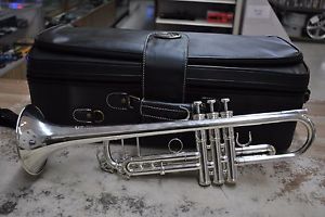 Yamaha Xeno YTR8335 Trumpet with Case
