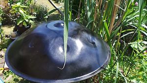 HANDPAN oder Steelpan ( Hand Pan, Steel Pan, Drum ) HANDGEMACHT aus Indonesia