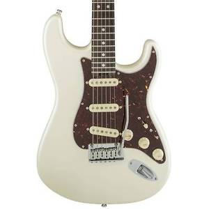 Fender American Elite Stratocaster®, Rosewood Fingerboard, Olympic Pearl