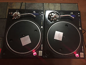 2 Technics SL-1210 M5G (2) with flight cases. *FREE SHIPPING*