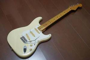 Fender Japan Stratocaster ST57-55 Made in Japan White E-Guitar Free Shipping