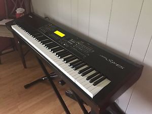 Yamaha S90-ES w/ Hard shell case and stand