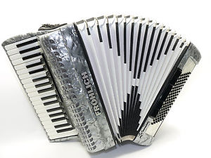 Akkordeon , Fröhlich/Weltmeister , Schumann/Topas , 96 Bass