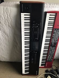 Korg KRONOS8 88-Key Synthesizer Workstation