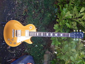 GIBSON LES PAUL HISTORIC GOLD TOP 2002 R7 CUSTOM 1957 £2000 CASH ON COLLECTION
