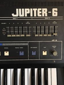 ROLAND JUPITER 6 ANALOG KEYBOARD SYNTHESIZER WITH EUROPA UPGRADE EXCELLENT COND