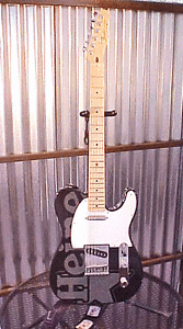 2010 FENDER HEINEKEN BEER Red Star TELECASTER GUITAR w/ Hardshell Case MIM