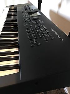 Yamaha MOTIF XF7 76-Key Music Production Synthesizer