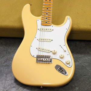 Fender Japan: Electric Guitar ST68-185YM YWH USED
