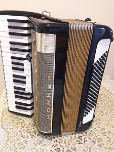 Hohner lucia lll 96bass  made in  italy