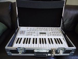 Excellent Access Virus TI2 Polar Keyboard Synth w/Roadie Custom Travel Case