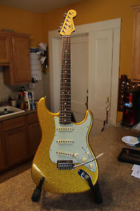 Fender FSR Gold Sparkle 60's Strat!  Custom Shop Designed!  60's Pickups!