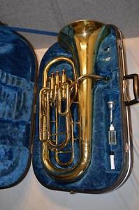 YAMAHA YEP-321 SERIESs 4-VALVE EUPHONIUM - EXCELLENT PLAYING CONDITION