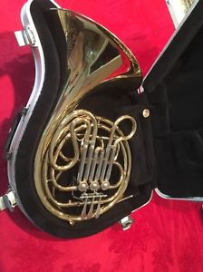 Holton H-602 French Horn With Hard Black Case
