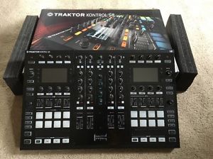 Traktor Kontrol S8