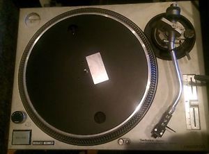 Technics DJ Turntables (2) SL1200MK2