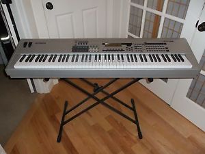 Yamaha MO8 88 Key Music Production Synthesizer Excellent Condition!