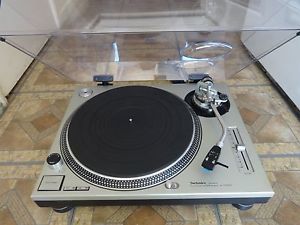 TECHNICS SL 1200mk2 PROFESSIONAL DIRECT DRIVE TURNTABLE + HEADSHELL & STYLUS