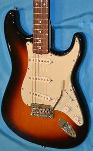 2007 Fender Classic Player '60s Stratocaster Sunburst w/Gig Bag - Global Ship