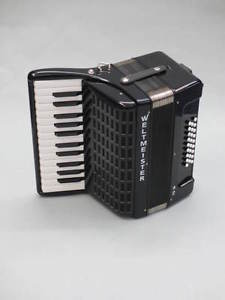 Weltmeister Freebassakkordeon FB 26