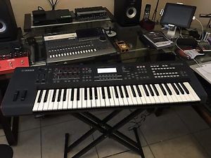 Yamaha MOFX6 Workstation w/FL512M Flash Memory Expansion Module