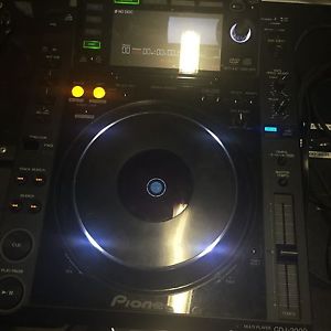 Pioneer CDJ-2000 Professional DJ Multi Media Player