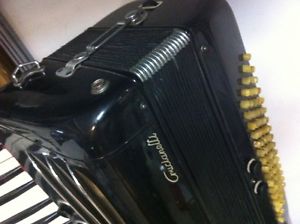 RIBASSO  ! FISARMONICA CRUCIANELLI D'EPOCA