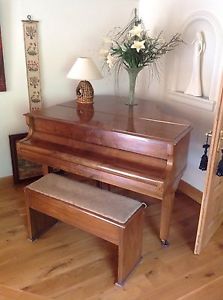 Baby grand piano B Squire