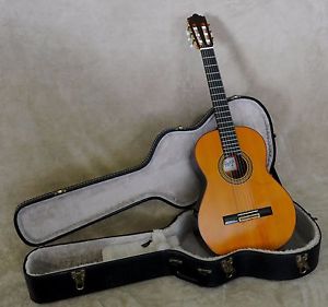 Vintage José Ramirez Classical Guitar