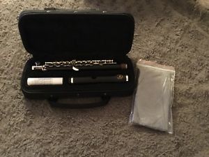 Grenadilla Wooden Piccolo in excellent condition based on Yamaha 62