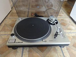 TECHNICS SL 1200mk2 DIRECT DRIVE TURNTABLE +TECHNICS HEADSHELL & AUDIOTECHNICA