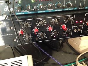 Filtre FREEVOX EQX-800 2x4 bandes parametric complet