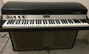 FENDER RHODES SUITCASE 73, defekt