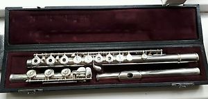 YAMAHA YFL-584 PROFESSIONAL OPEN-HOLE FLUTE. SOLID SILVER HEADJOINT, B-FOOT ●●●