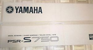 Yamaha PSR-S750 Arranger Workstation Keyboard/Synthesizer in box with acc. Mint!