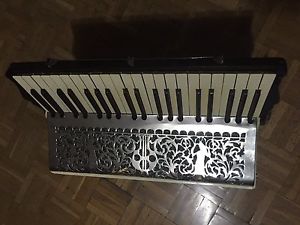Acordeon centeneario PAOLO SOPRANI 120/Centenary Accordion PAOLO SOPRANI 120bass
