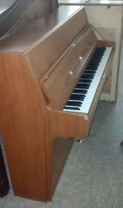 Sehr gutes deutsches Klavier von Feurich, gestimmt, mit Garantie!