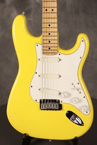1988 Fender Stratocaster PLUS Strat RARE original GRAFFITI YELLOW color!!!