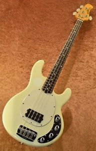 Music Man Sting Ray White/R USED Free shipping bass from Japan