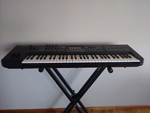 Yamaha MOX6 61 Note Synthesizer