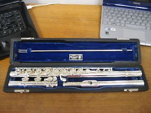 William S. Haynes solid silver flute, vintage "pre-Eastman", golden age plateau.