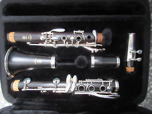 B-Klarinette BÖHM Yamaha YCL 450 versilbert incl.Etui mit Rucksackgarnitur