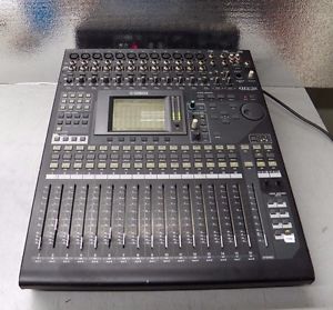 *** Yamaha O1V96i 24-Channel Stereo Digital Recording Console ***