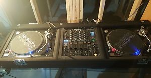 Pair of Technics 1210 M5G Shure Whitelabels Pioneer DJM 800 Mixer Odyssey Case